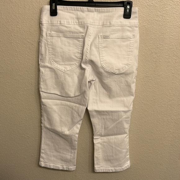 Lee Women Pull-Up Slim Fit Sculpting Mid Rise White Cropped Jeans Size 6 Petite - Picture 2 of 2